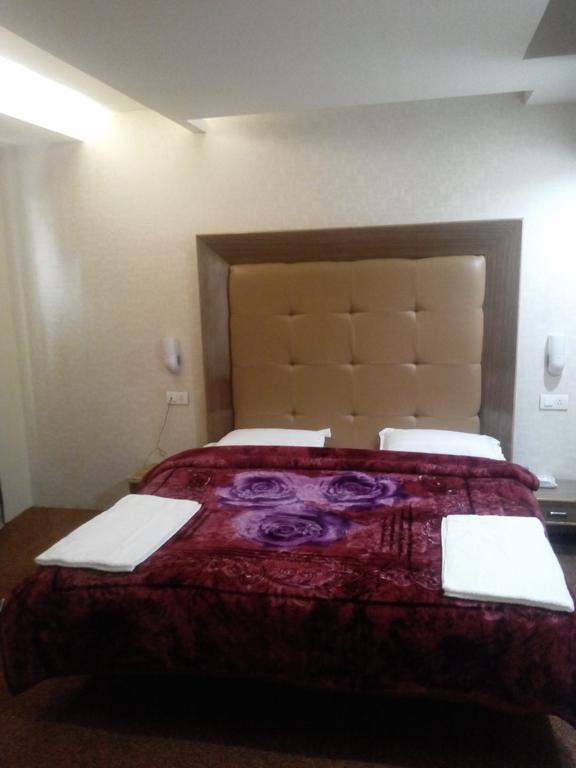The Hyde Park Inn Srinagar  Room photo